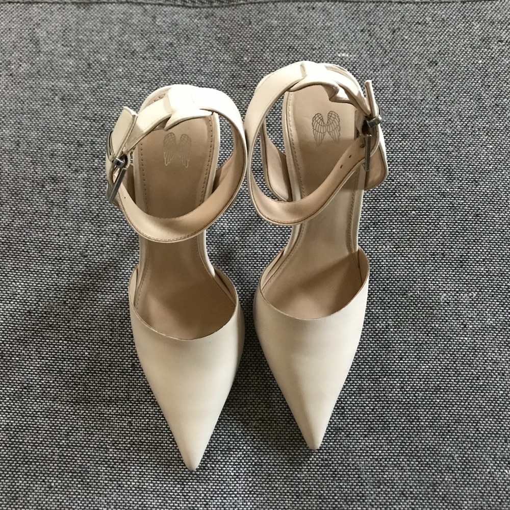 Victoria’s Secret Heel with Ankle Strap - Picture 4 of 7